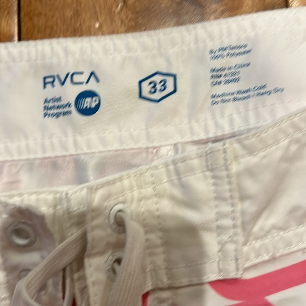 Men’s RVCA board shorts size 33 NWOT - Picture 2 of 4